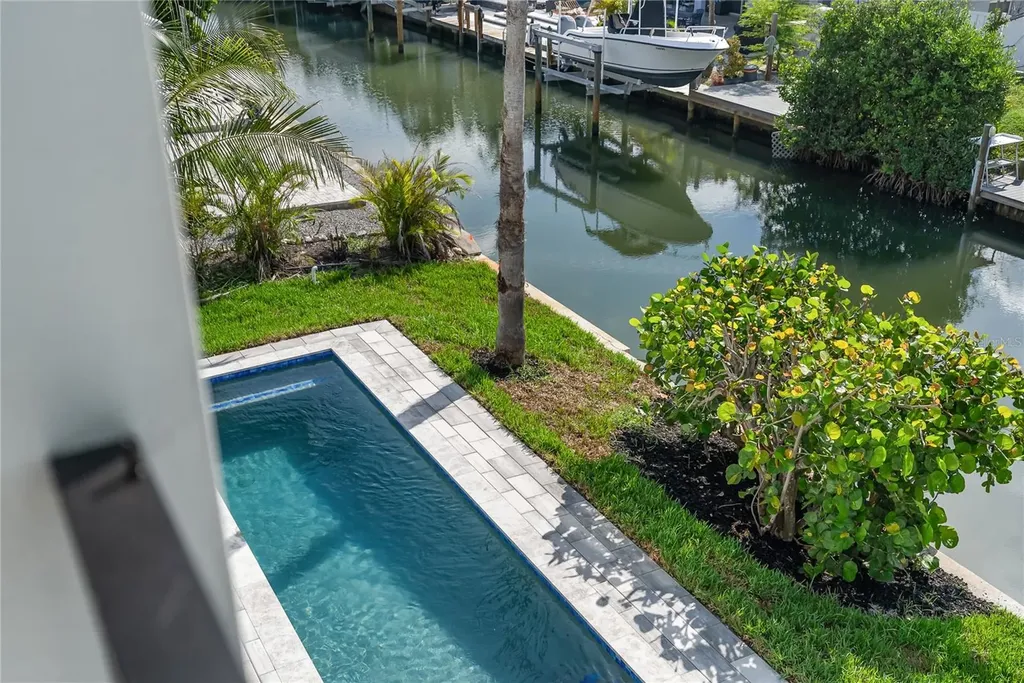 530 De Narvaez Drive Longboat Key FL 34228