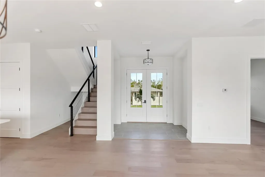 530 De Narvaez Drive Longboat Key FL 34228