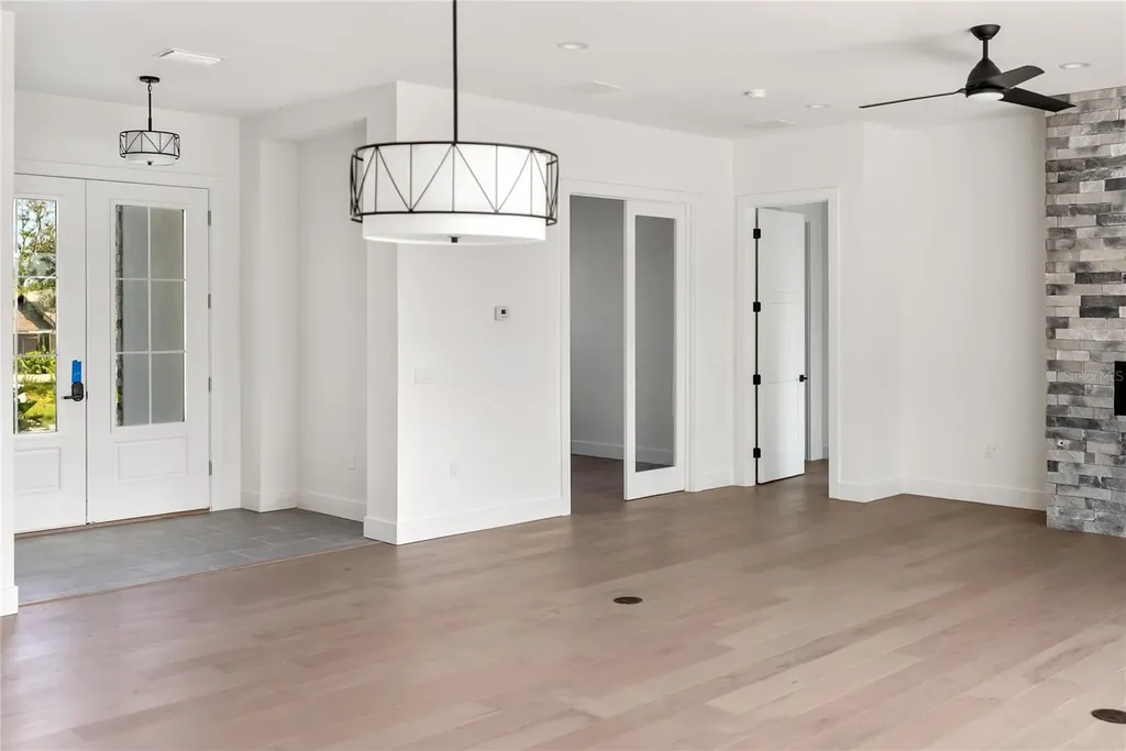 530 De Narvaez Drive Longboat Key FL 34228