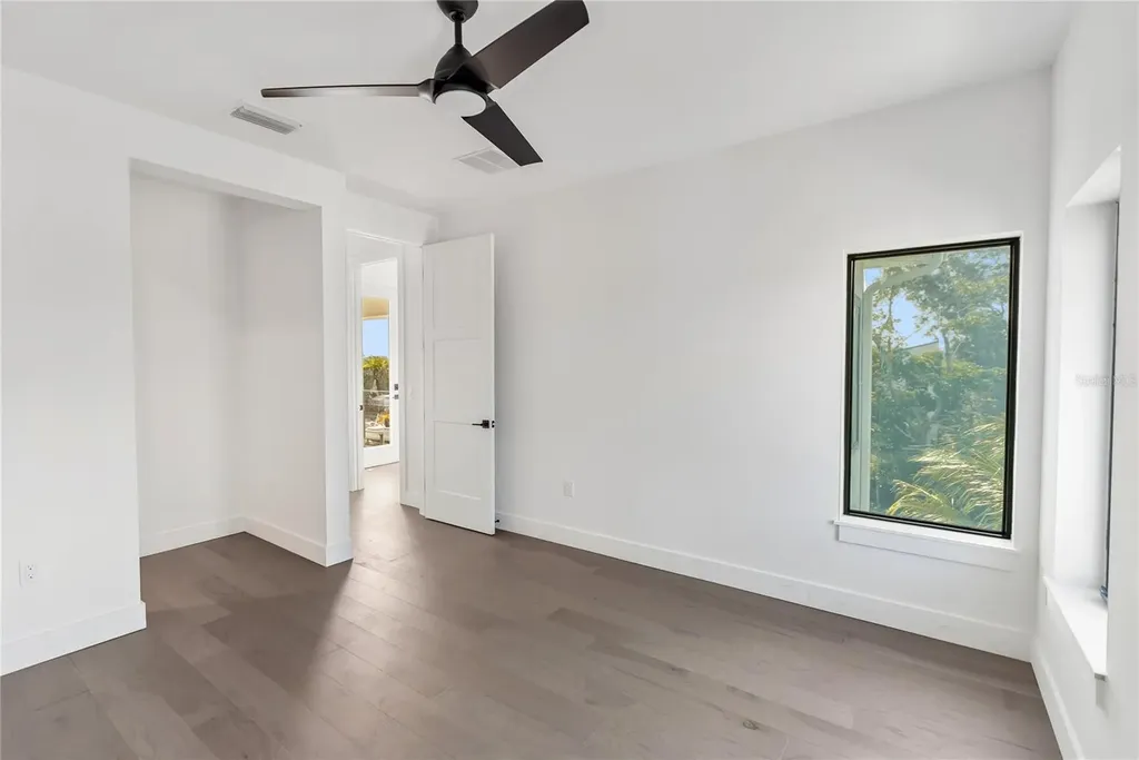 530 De Narvaez Drive Longboat Key FL 34228
