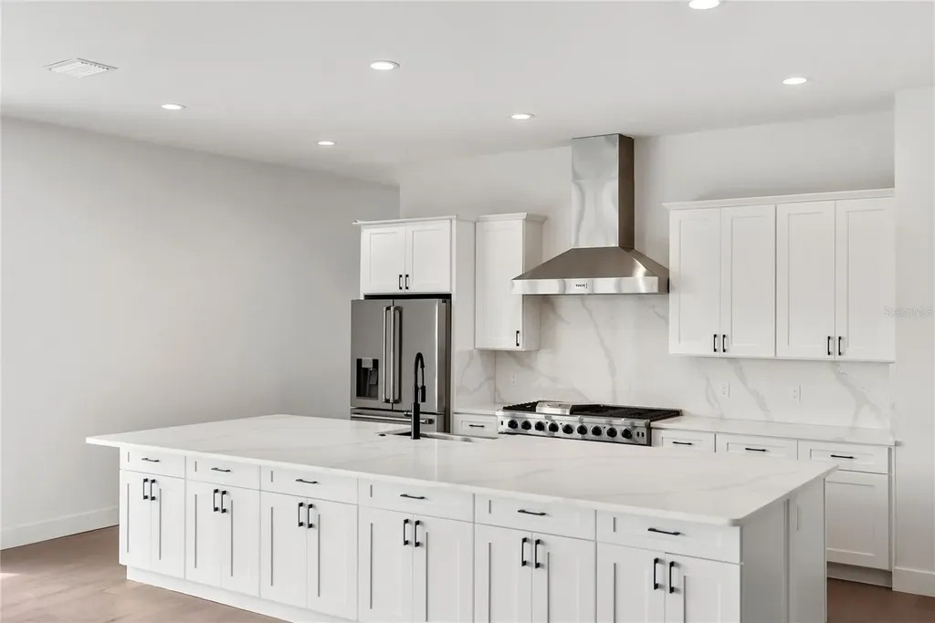 530 De Narvaez Drive Longboat Key FL 34228