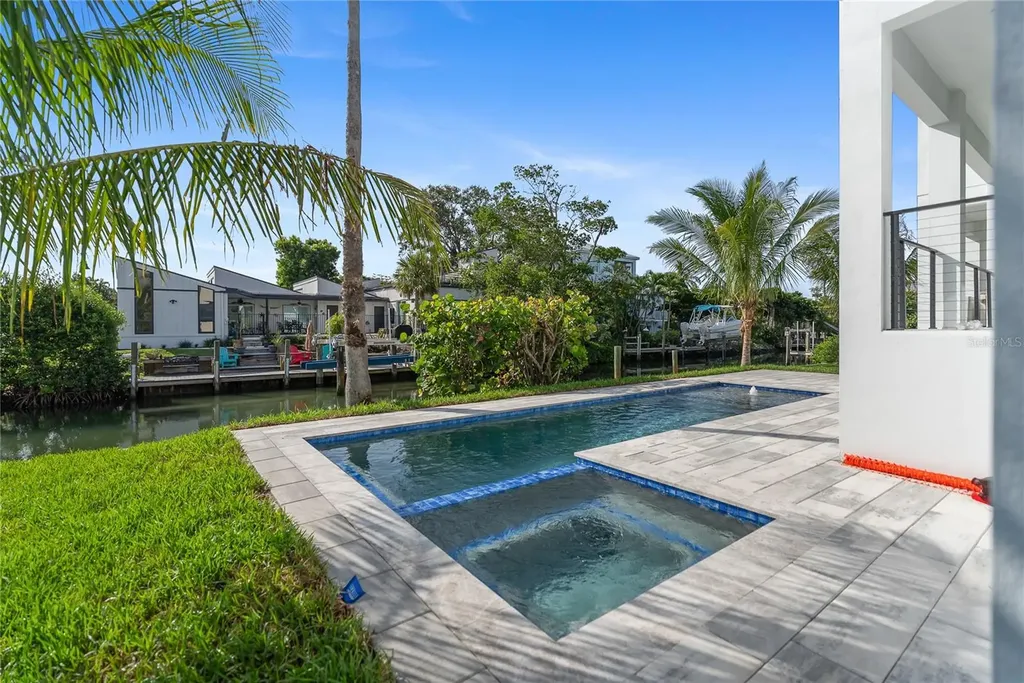 530 De Narvaez Drive Longboat Key FL 34228