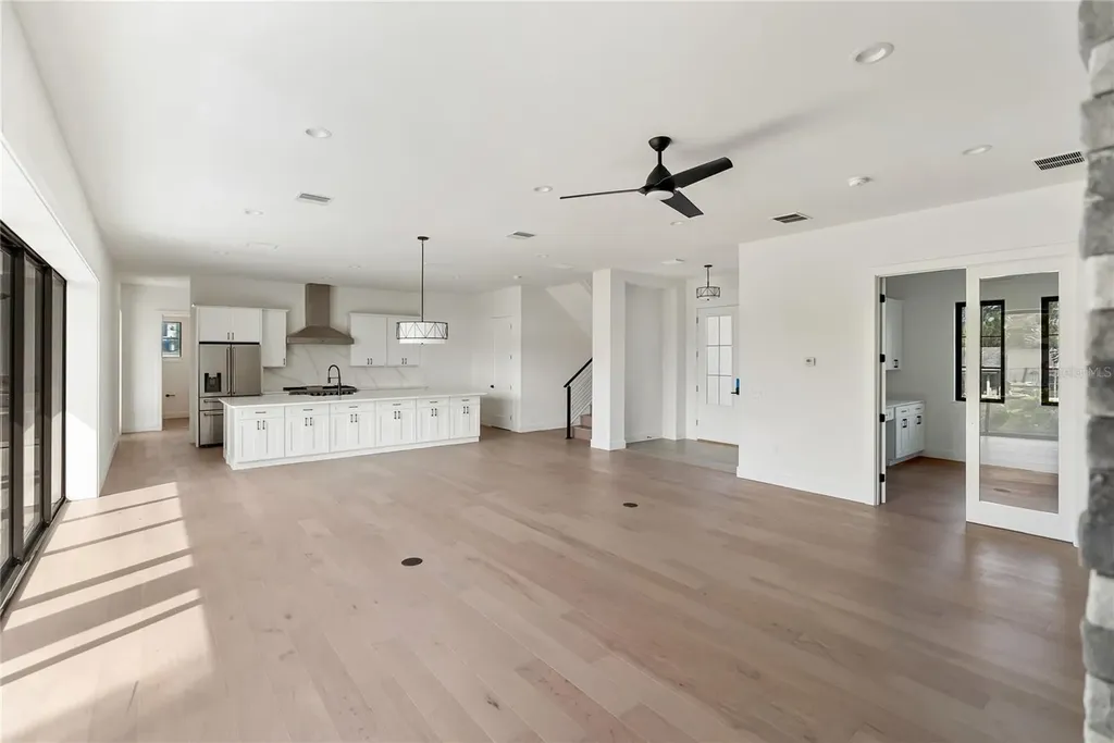 530 De Narvaez Drive Longboat Key FL 34228