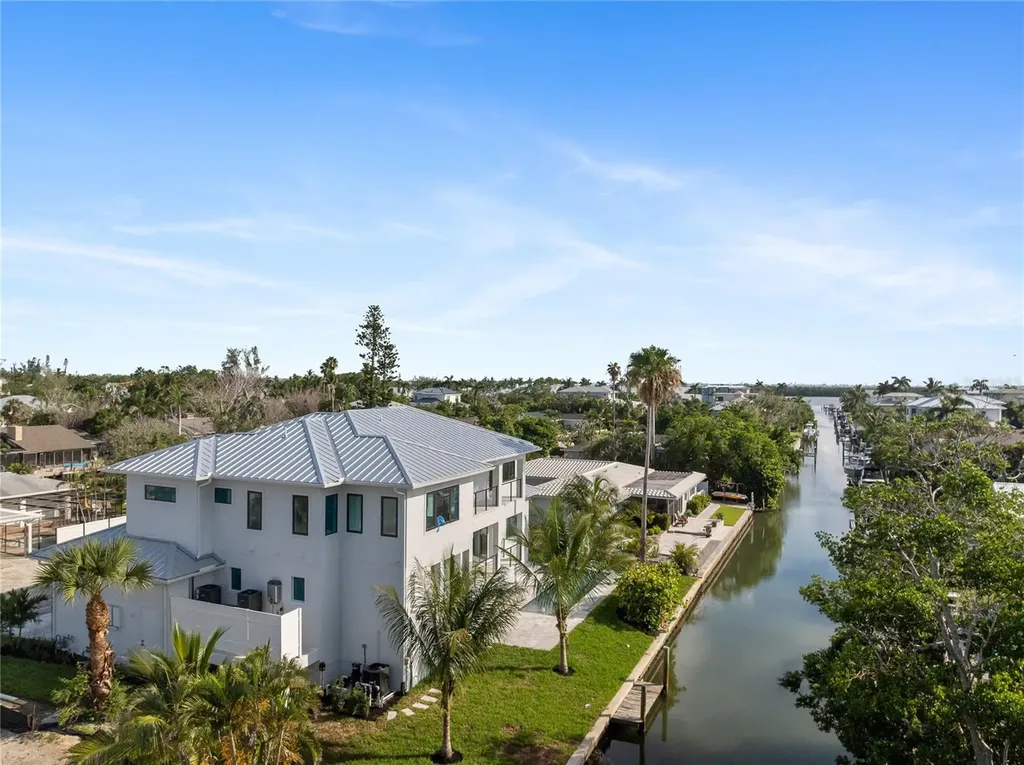 530 De Narvaez Drive Longboat Key FL 34228
