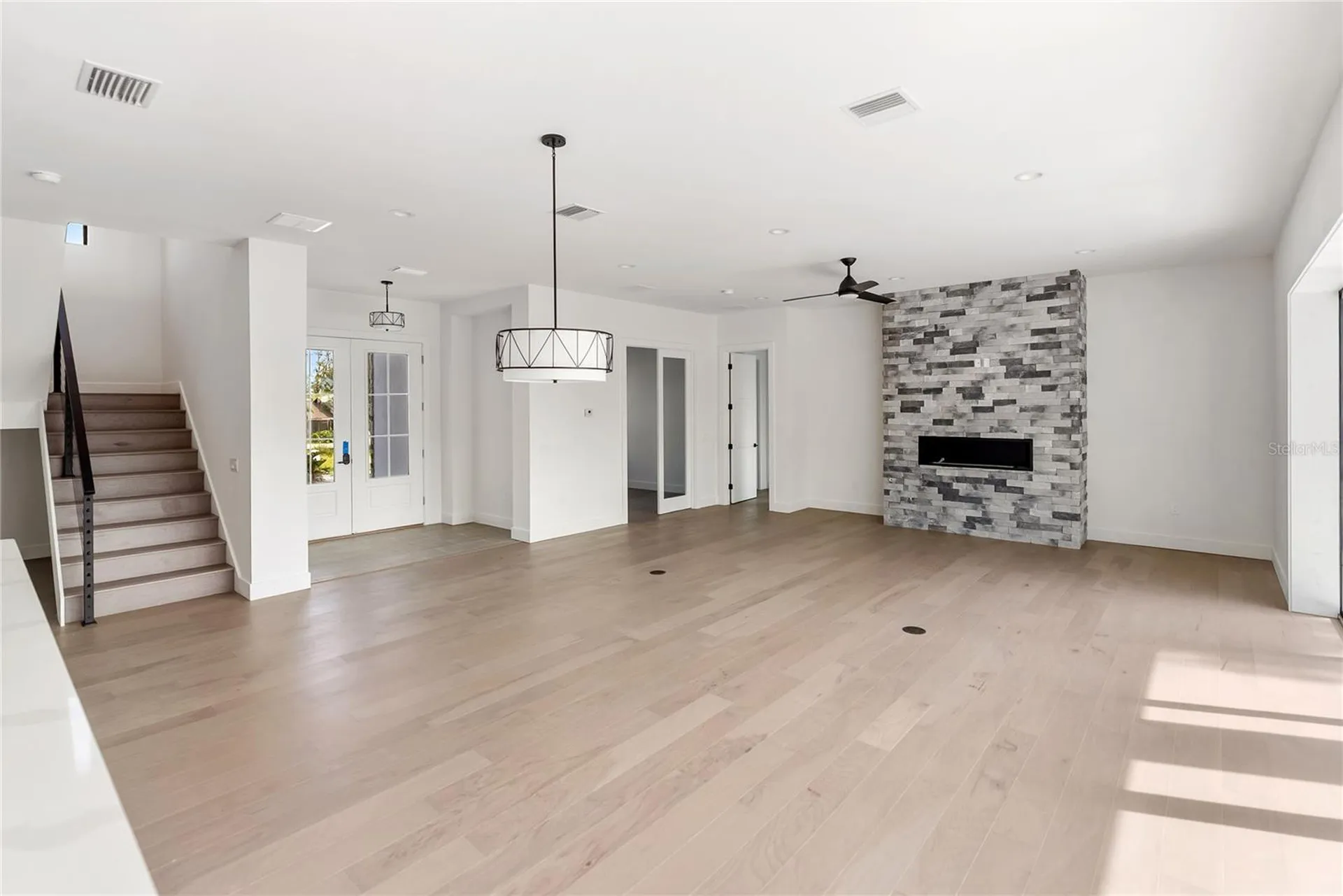 530 De Narvaez Drive Longboat Key FL 34228