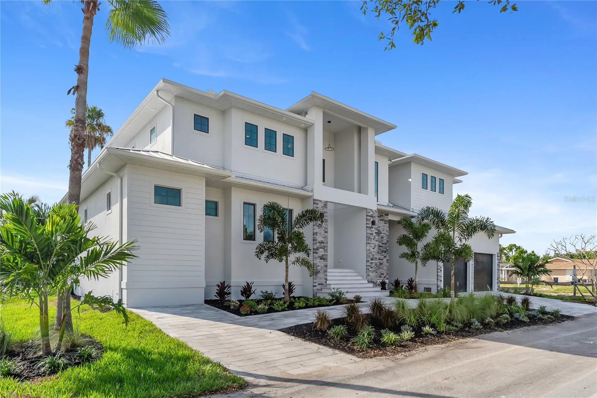 530 De Narvaez Drive Longboat Key FL 34228