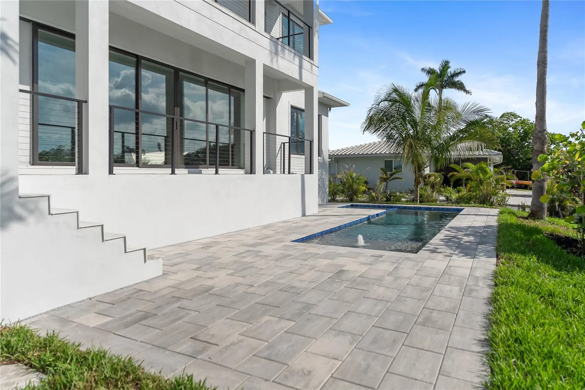 530 De Narvaez Drive Longboat Key FL 34228