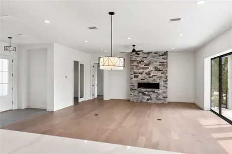 530 De Narvaez Drive Longboat Key FL 34228