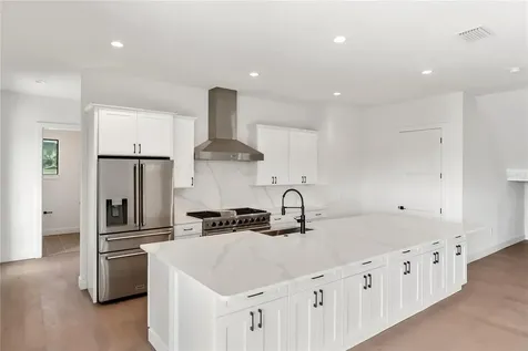 530 De Narvaez Drive Longboat Key FL 34228