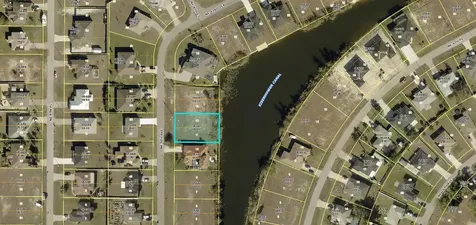 4143 NE 9th Avenue Cape Coral FL 33909