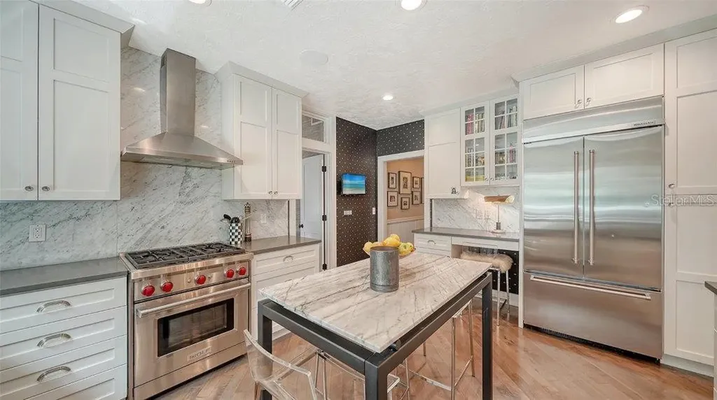 1774 Cherokee Drive Sarasota FL 34239