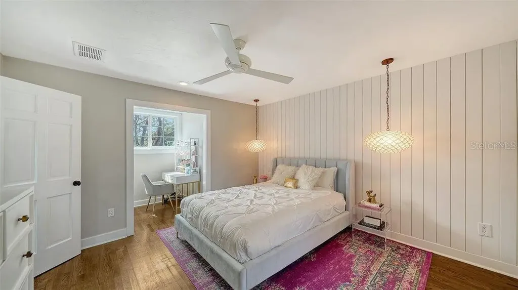 1774 Cherokee Drive Sarasota FL 34239