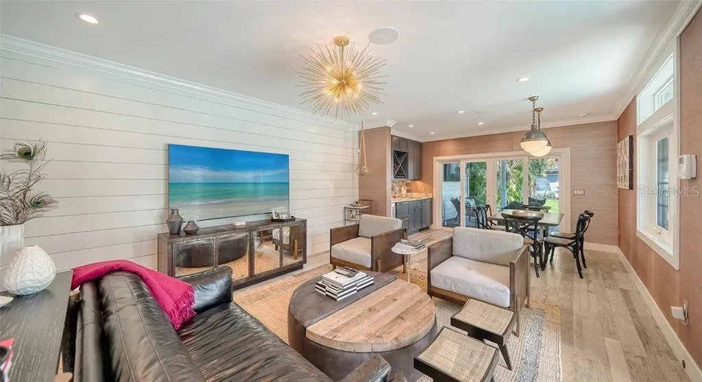 1774 Cherokee Drive Sarasota FL 34239