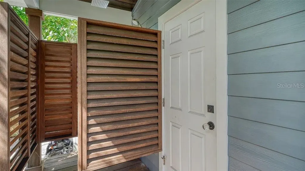 1774 Cherokee Drive Sarasota FL 34239