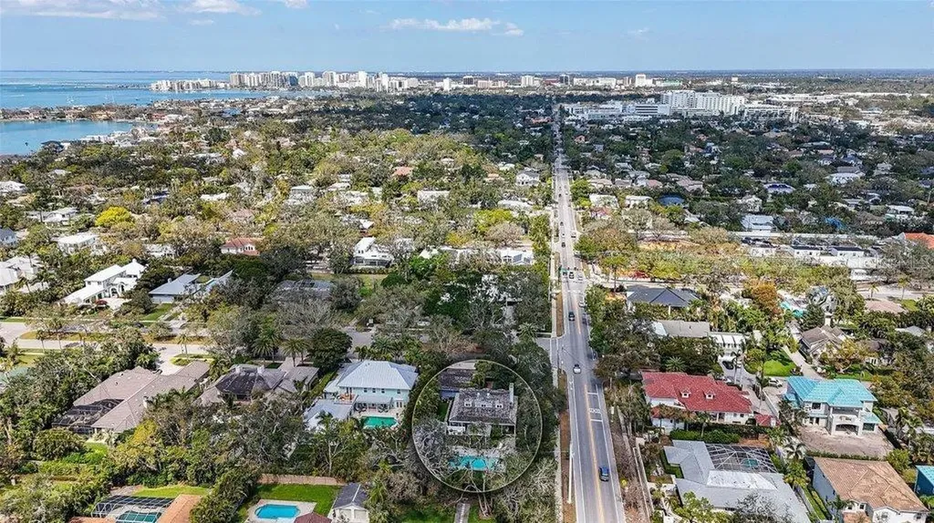 1774 Cherokee Drive Sarasota FL 34239