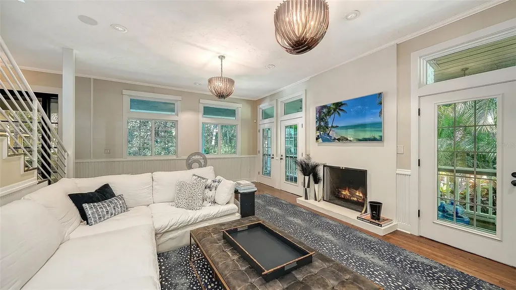 1774 Cherokee Drive Sarasota FL 34239