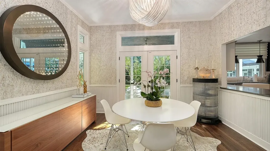 1774 Cherokee Drive Sarasota FL 34239