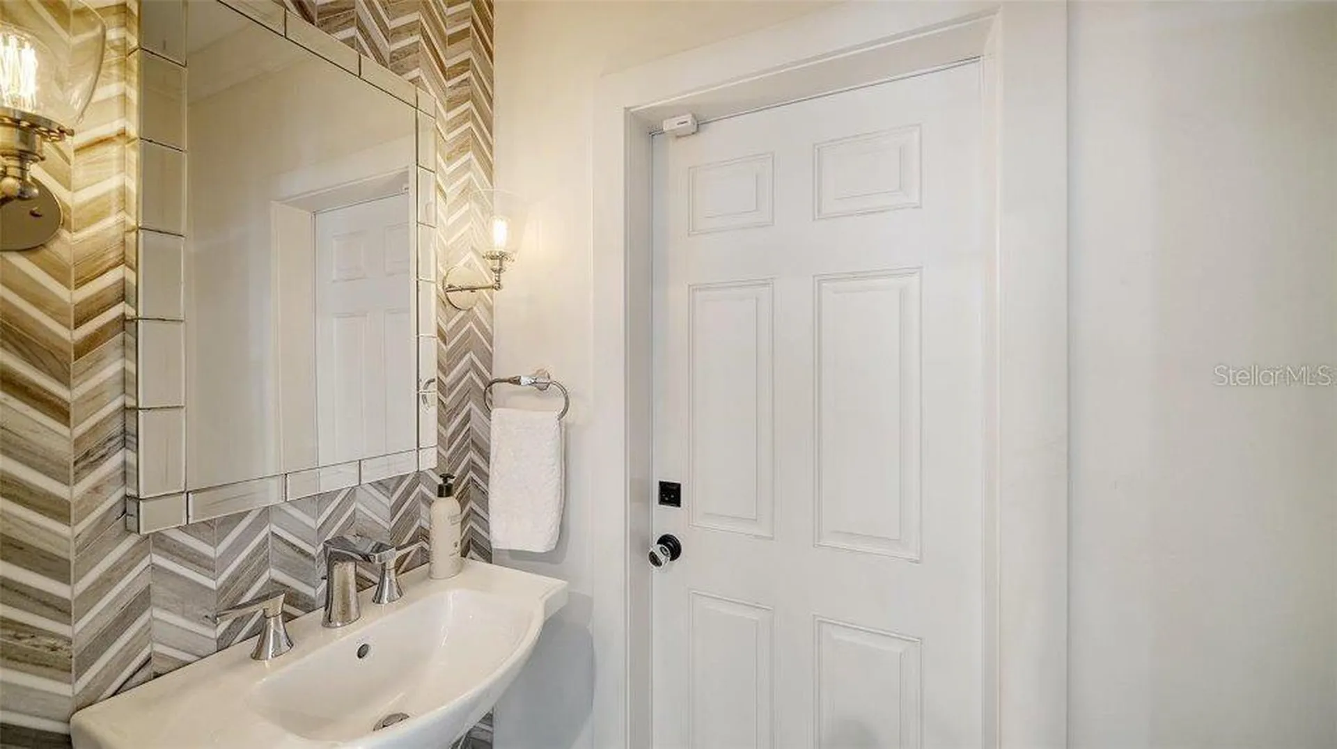 1774 Cherokee Drive Sarasota FL 34239