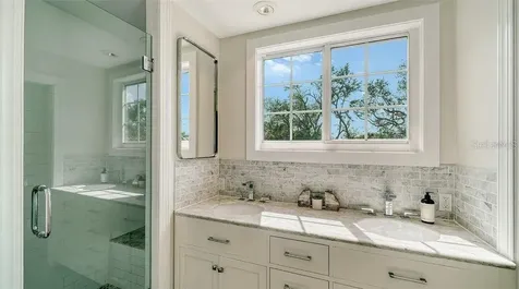 1774 Cherokee Drive Sarasota FL 34239