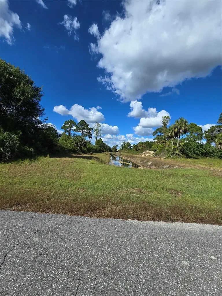 425 Wilder Avenue S Lehigh Acres FL 33974