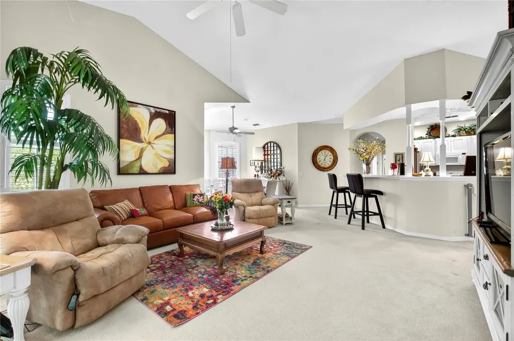516 Grasslands Village Circle Lakeland FL 33803
