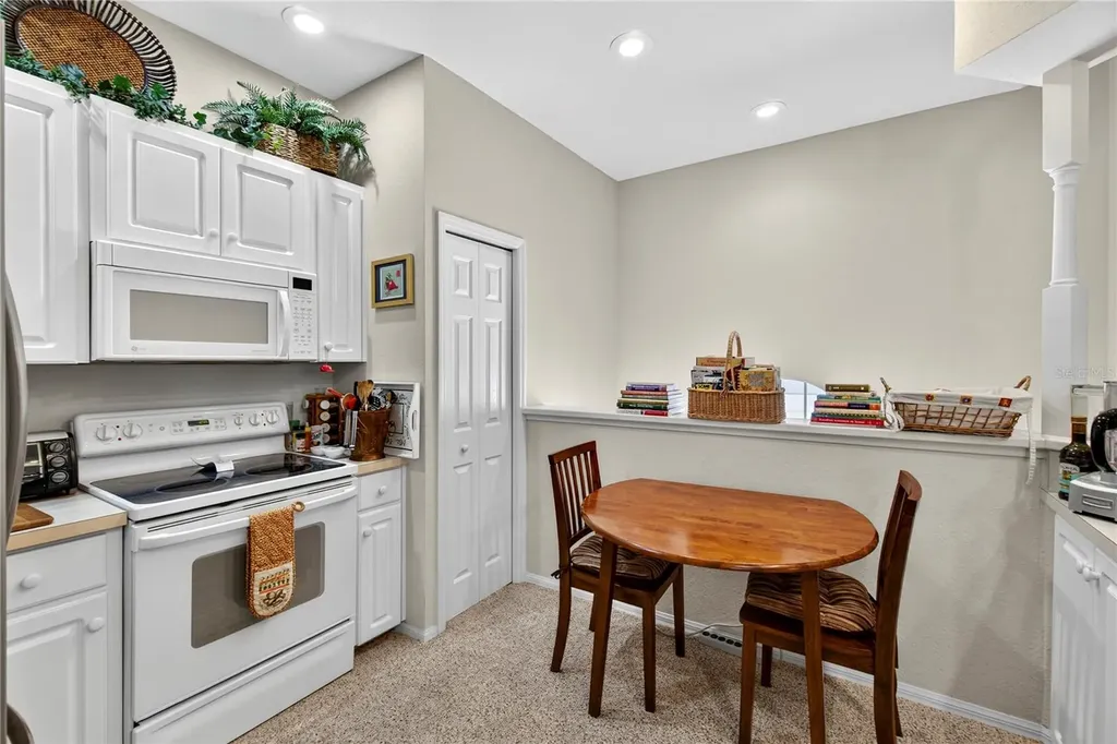 516 Grasslands Village Circle Lakeland FL 33803