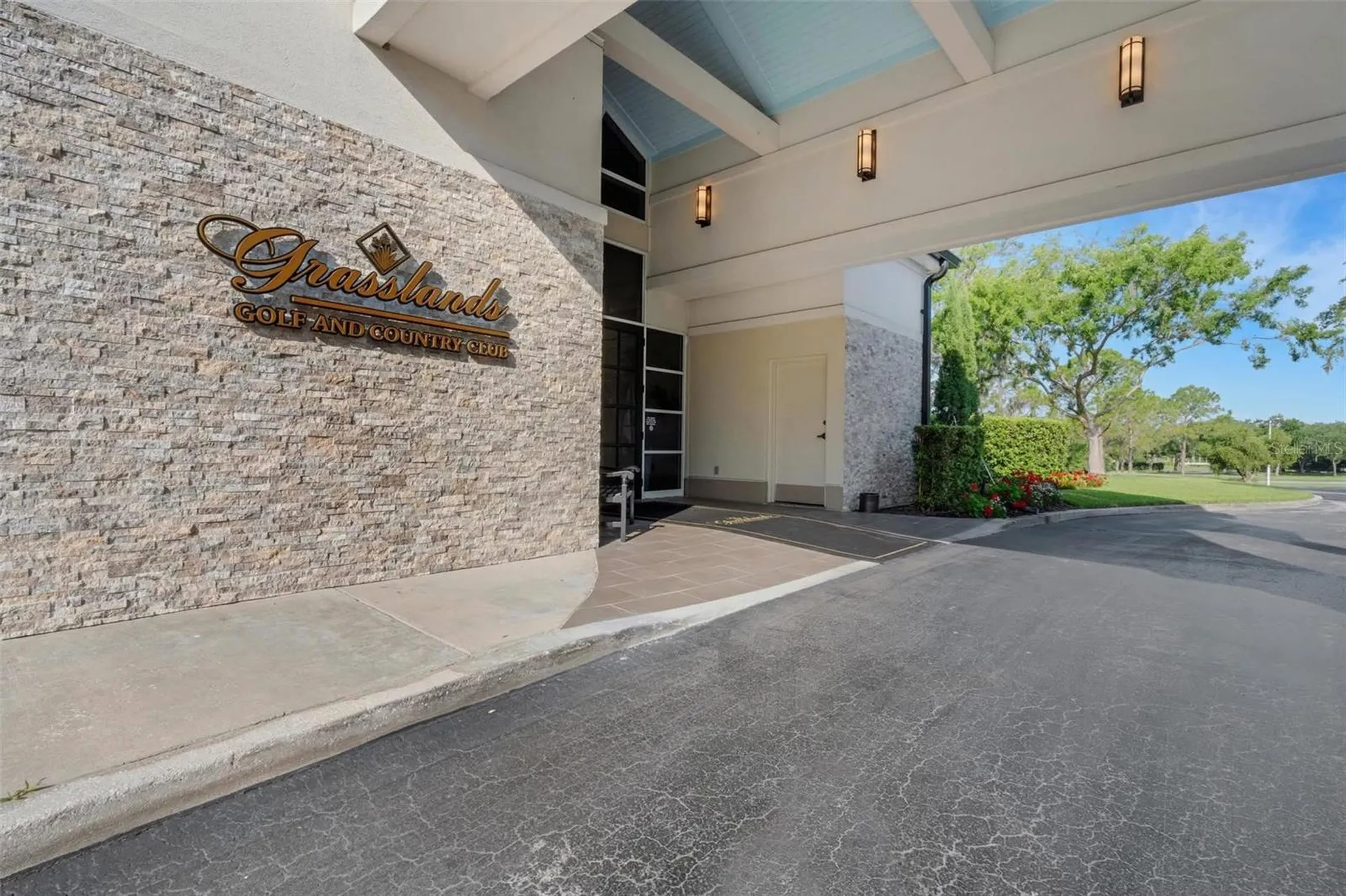 516 Grasslands Village Circle Lakeland FL 33803