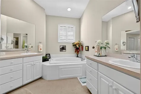 516 Grasslands Village Circle Lakeland FL 33803