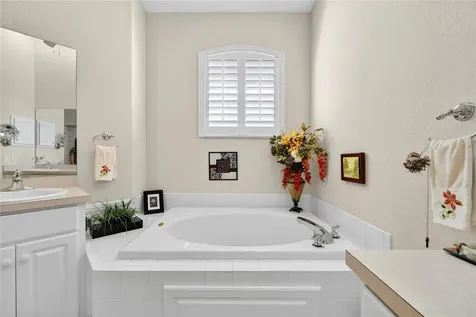 516 Grasslands Village Circle Lakeland FL 33803