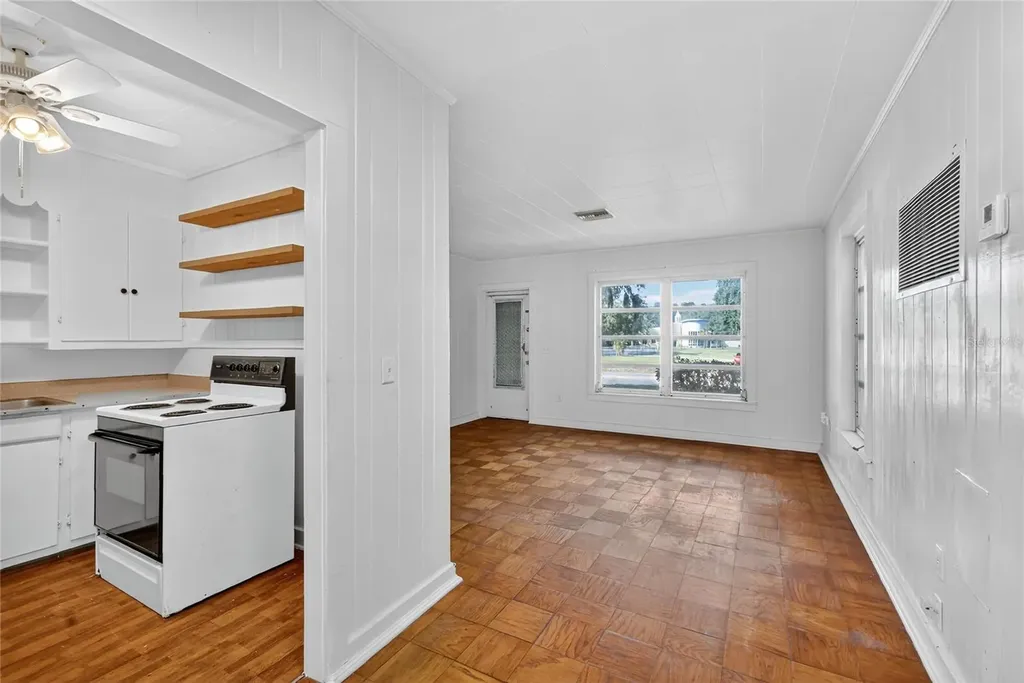 2419 W Main Street Leesburg FL 34748