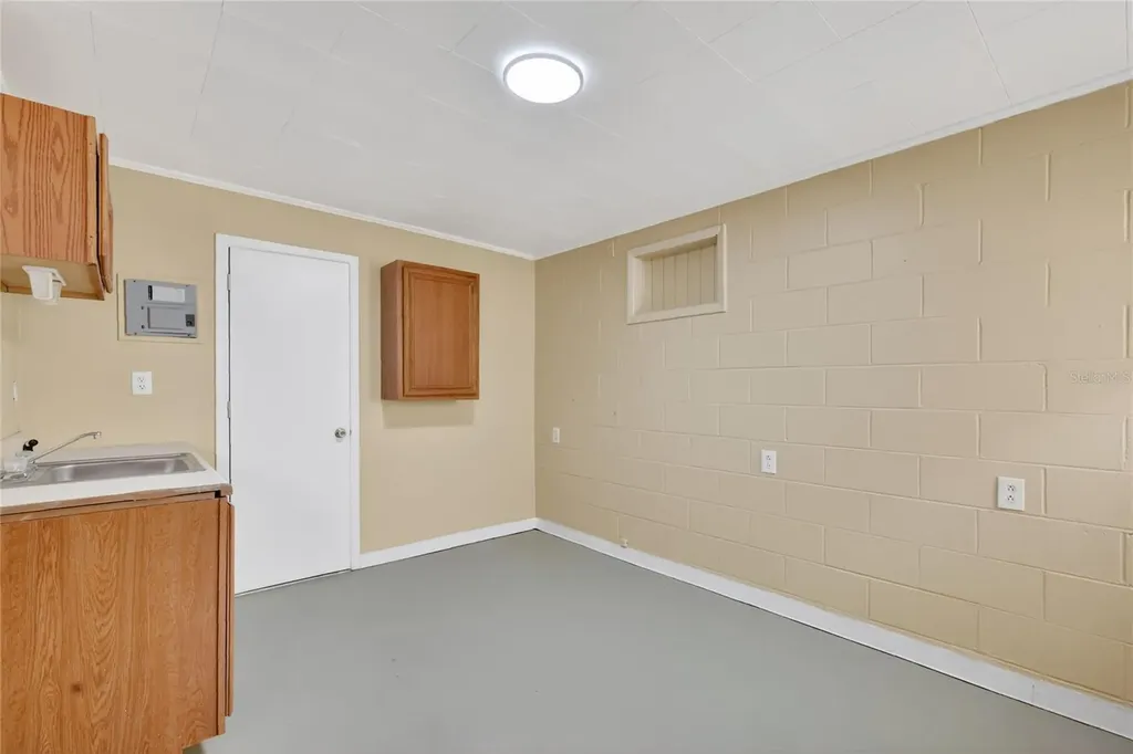2419 W Main Street Leesburg FL 34748
