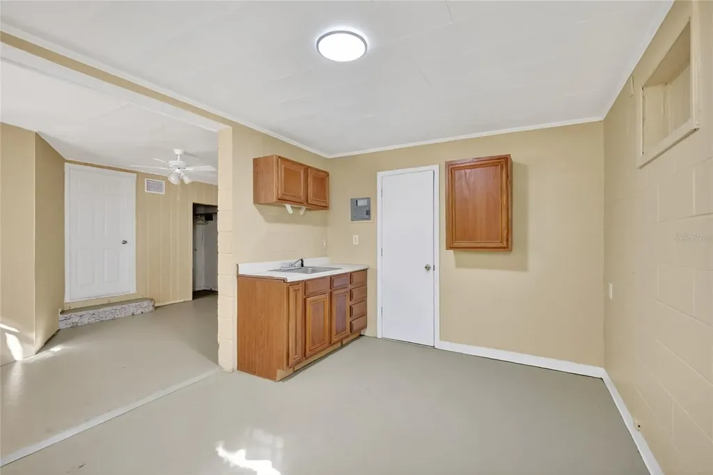 2419 W Main Street Leesburg FL 34748