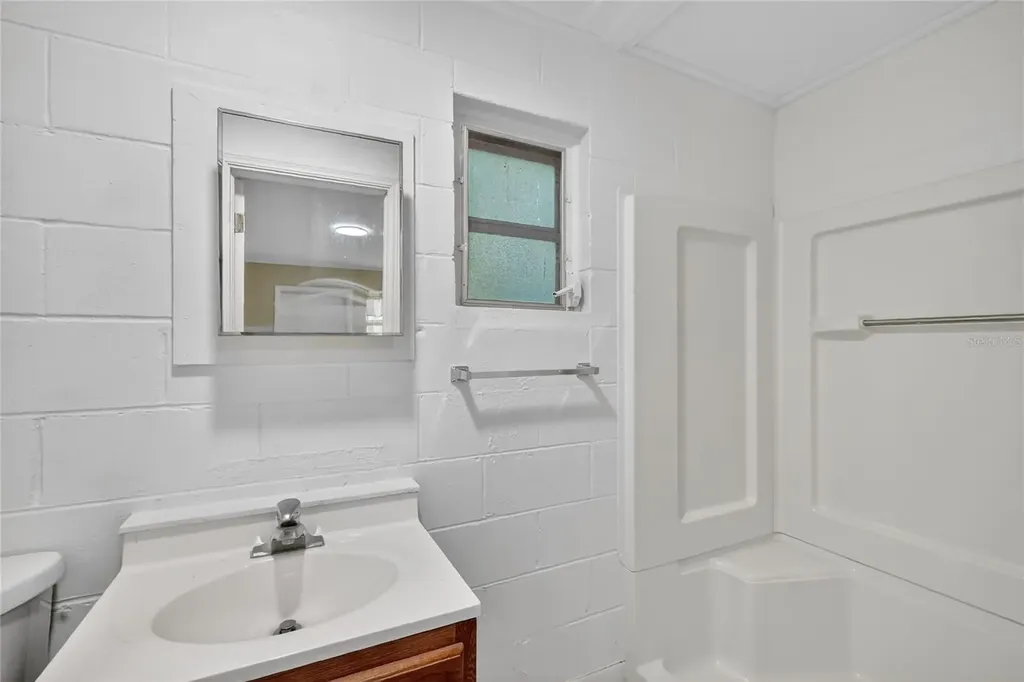 2419 W Main Street Leesburg FL 34748