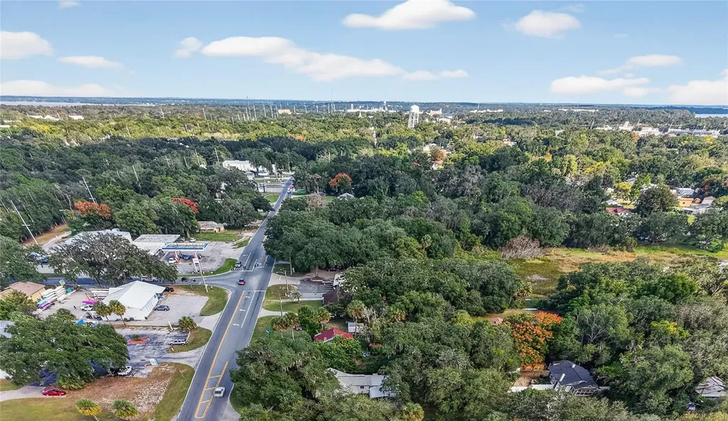 2419 W Main Street Leesburg FL 34748