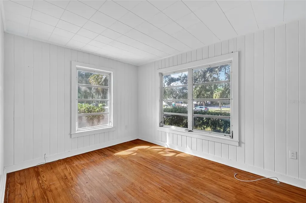2419 W Main Street Leesburg FL 34748