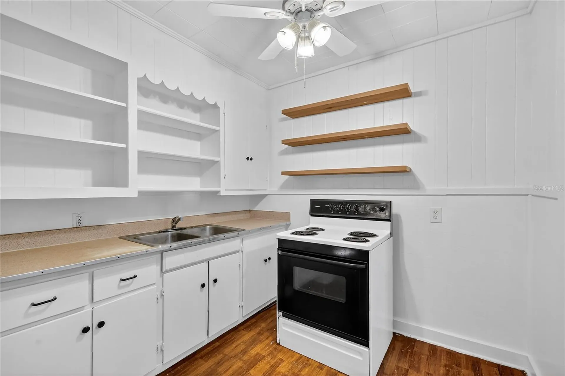 2419 W Main Street Leesburg FL 34748