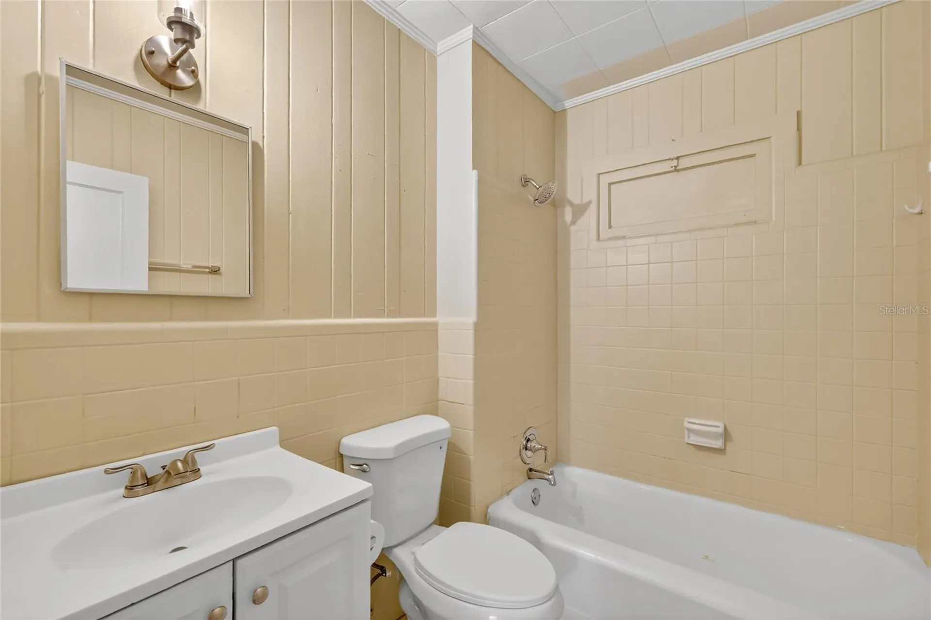 2419 W Main Street Leesburg FL 34748