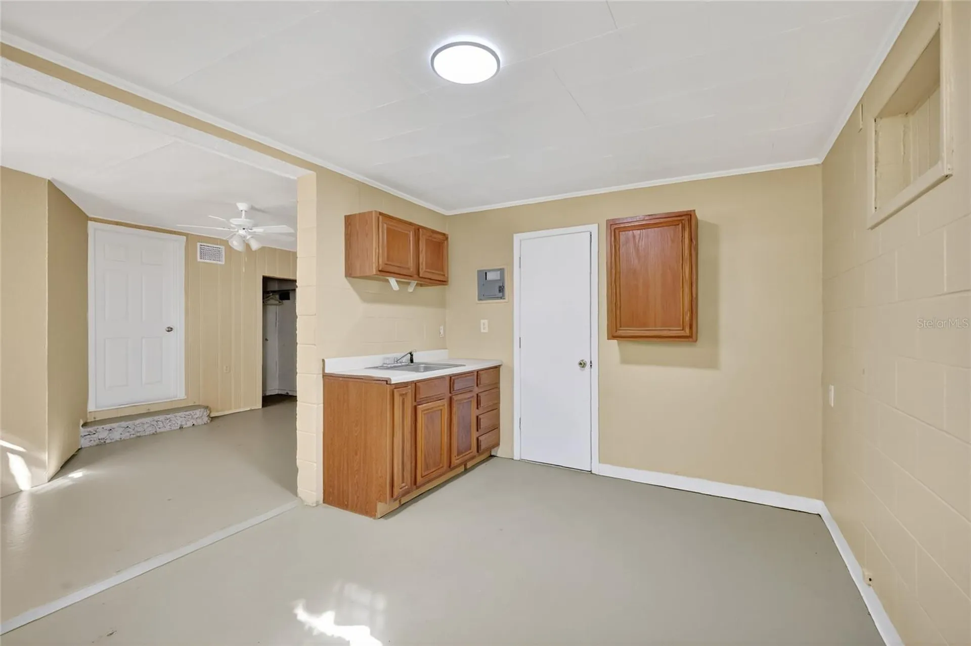 2419 W Main Street Leesburg FL 34748