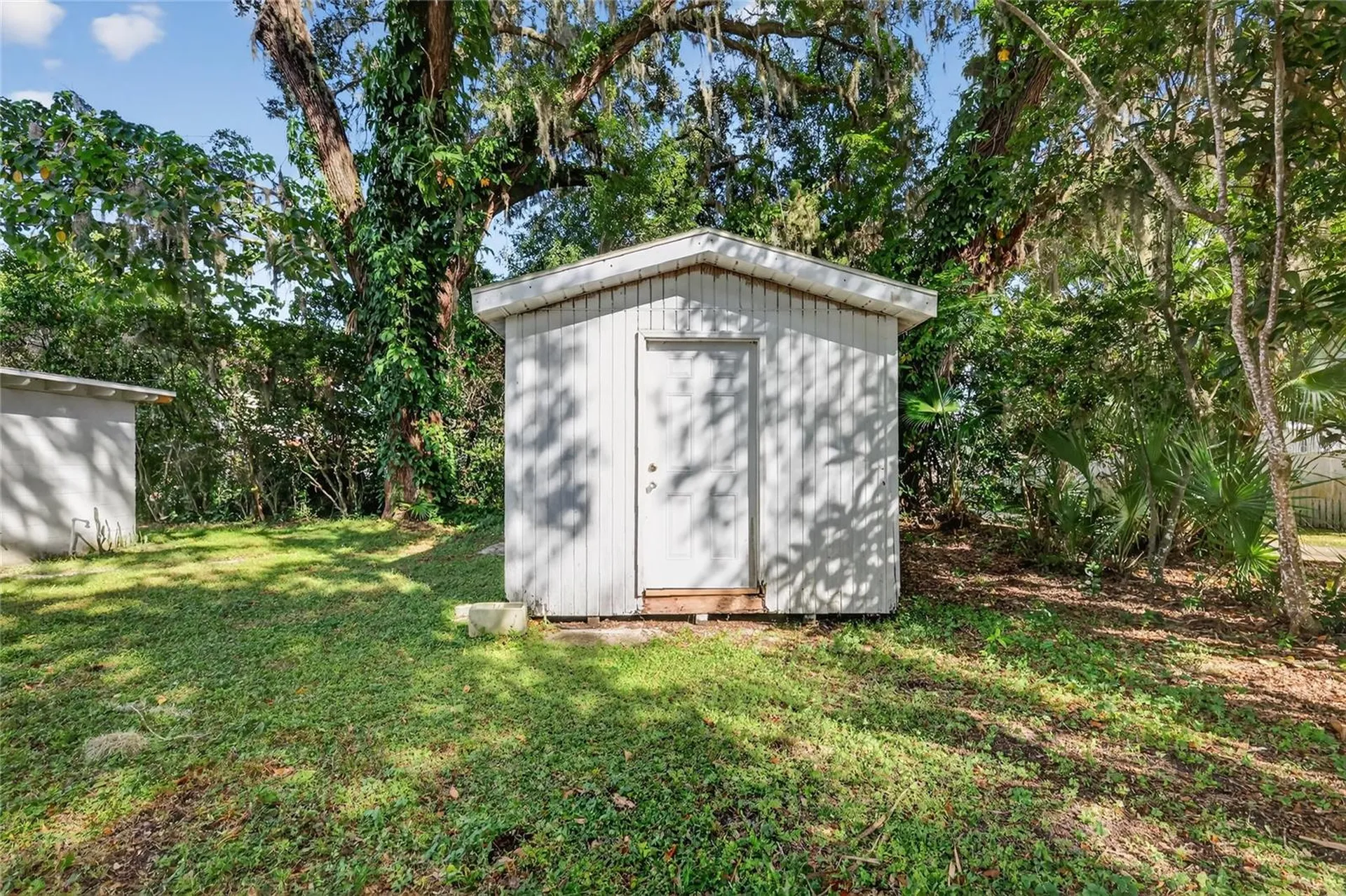 2419 W Main Street Leesburg FL 34748