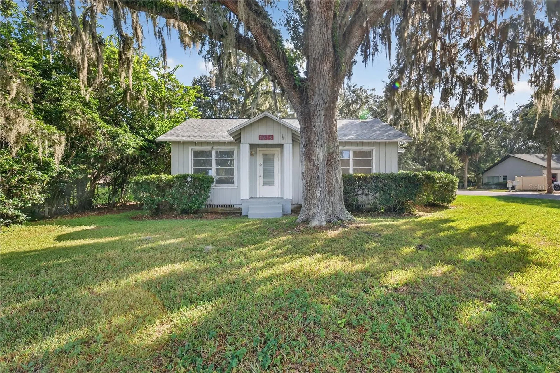 2419 W Main Street Leesburg FL 34748