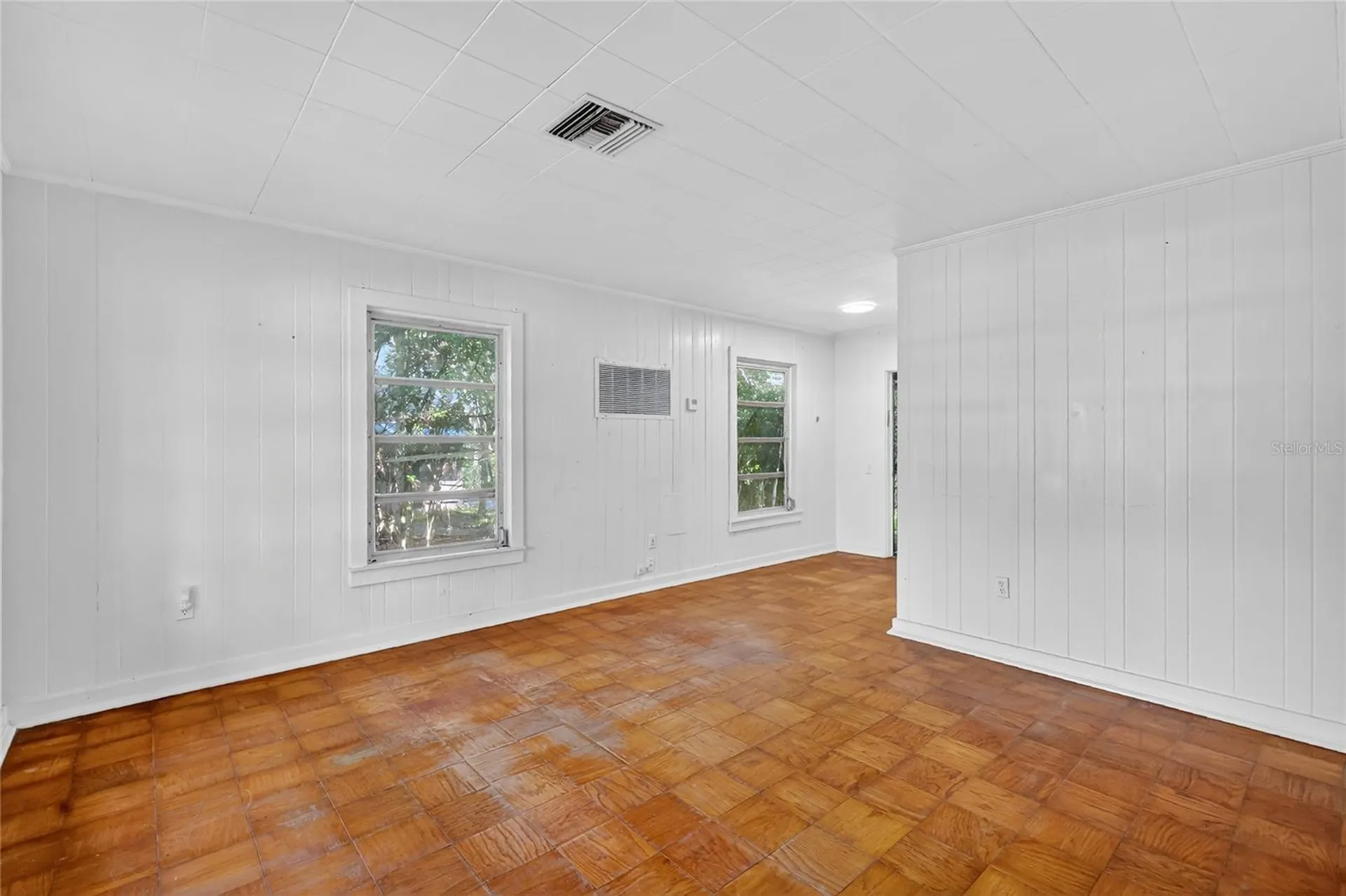 2419 W Main Street Leesburg FL 34748