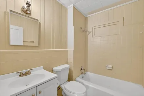 2419 W Main Street Leesburg FL 34748