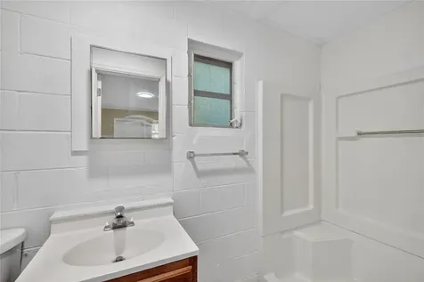 2419 W Main Street Leesburg FL 34748