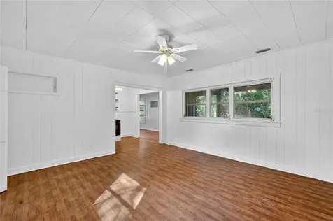 2419 W Main Street Leesburg FL 34748