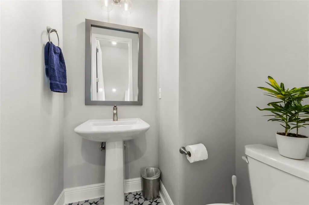 2467 Mangum Court Sarasota FL 34237