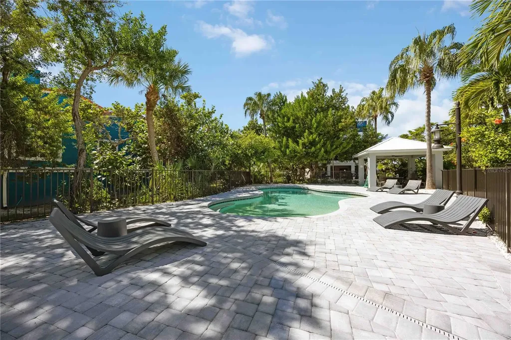 6322 Laguna Drive Longboat Key FL 34228