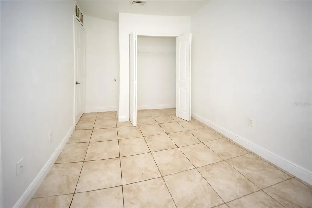 2814 Club Cortile Circle Kissimmee FL 34746