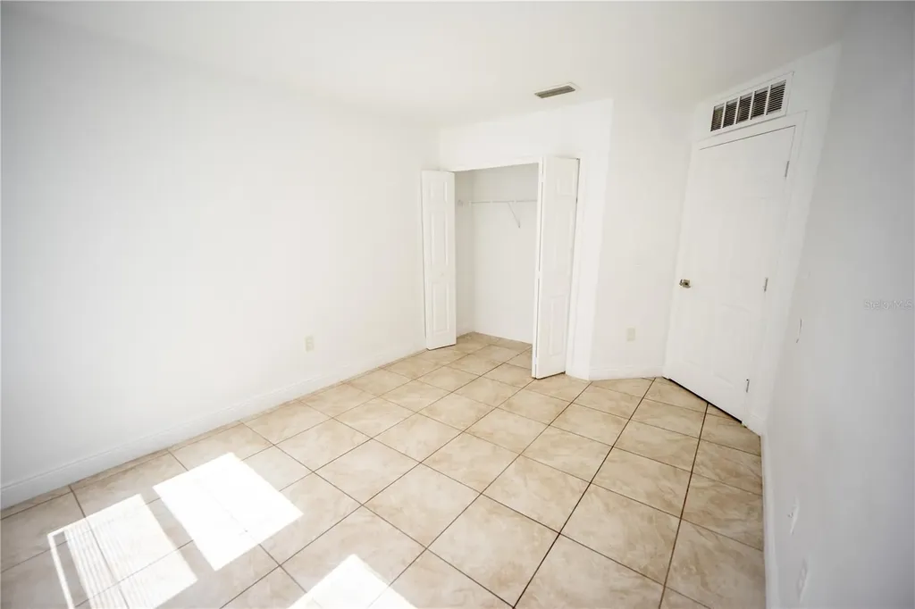 2814 Club Cortile Circle Kissimmee FL 34746