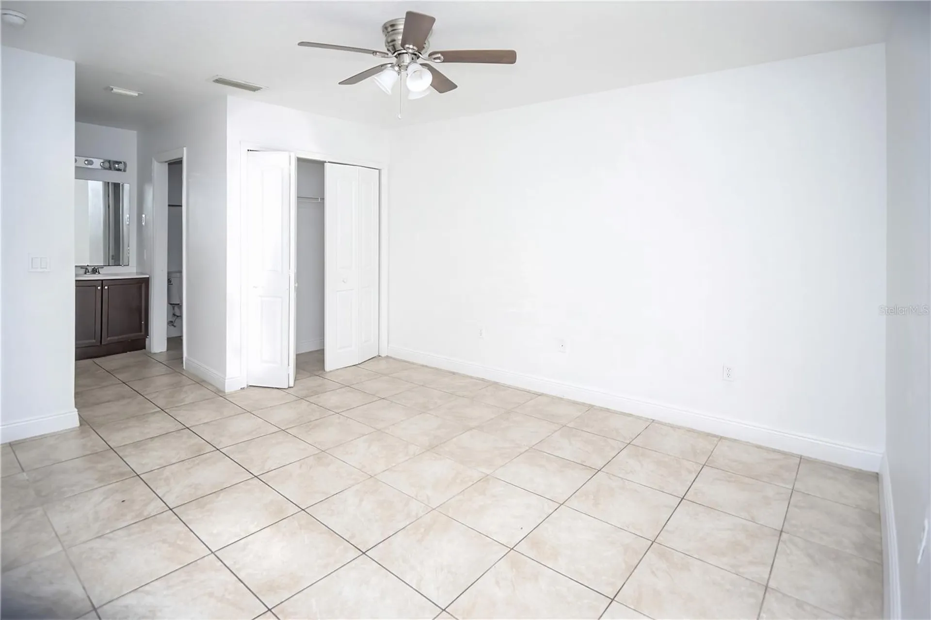 2814 Club Cortile Circle Kissimmee FL 34746