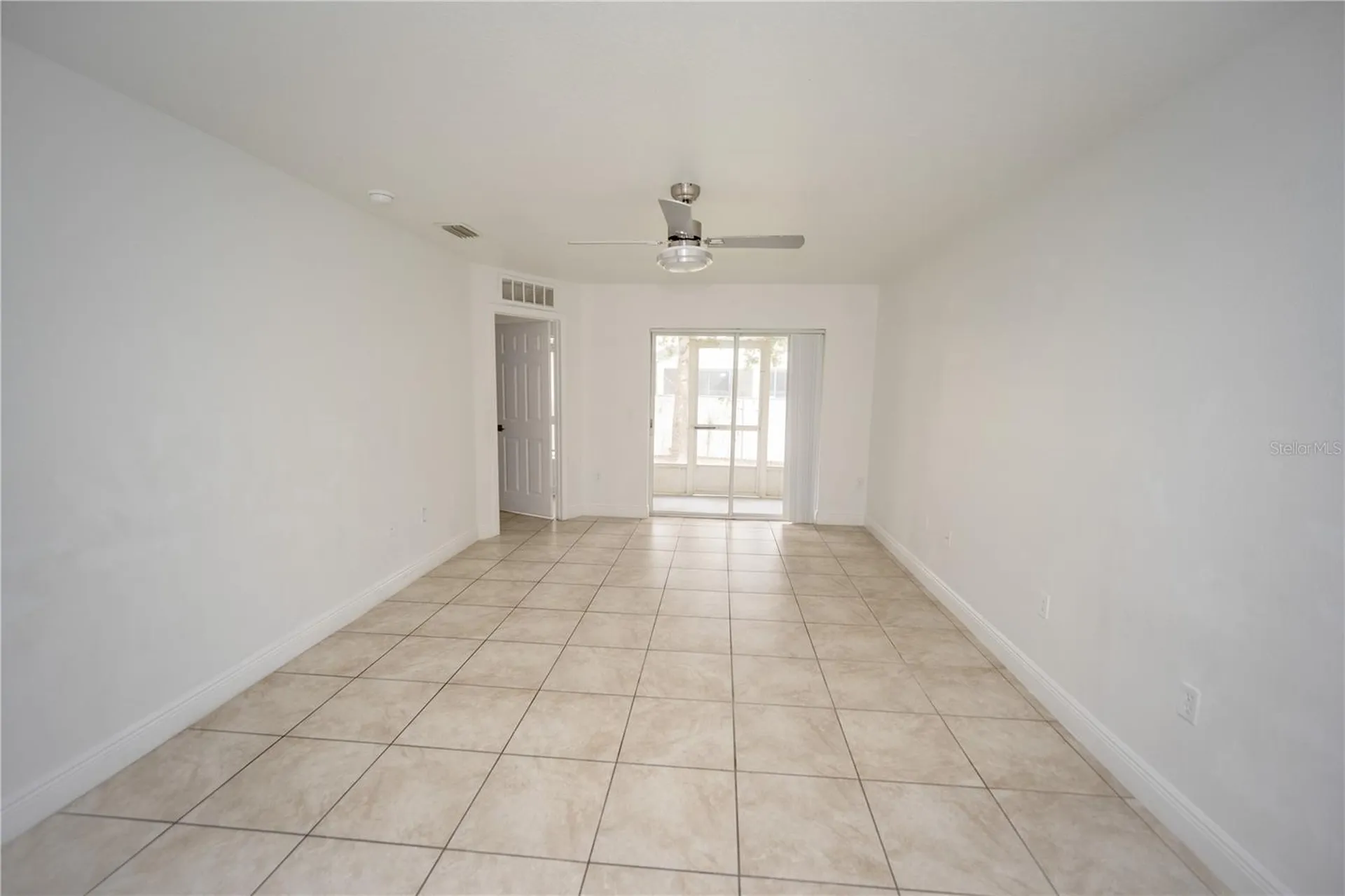 2814 Club Cortile Circle Kissimmee FL 34746